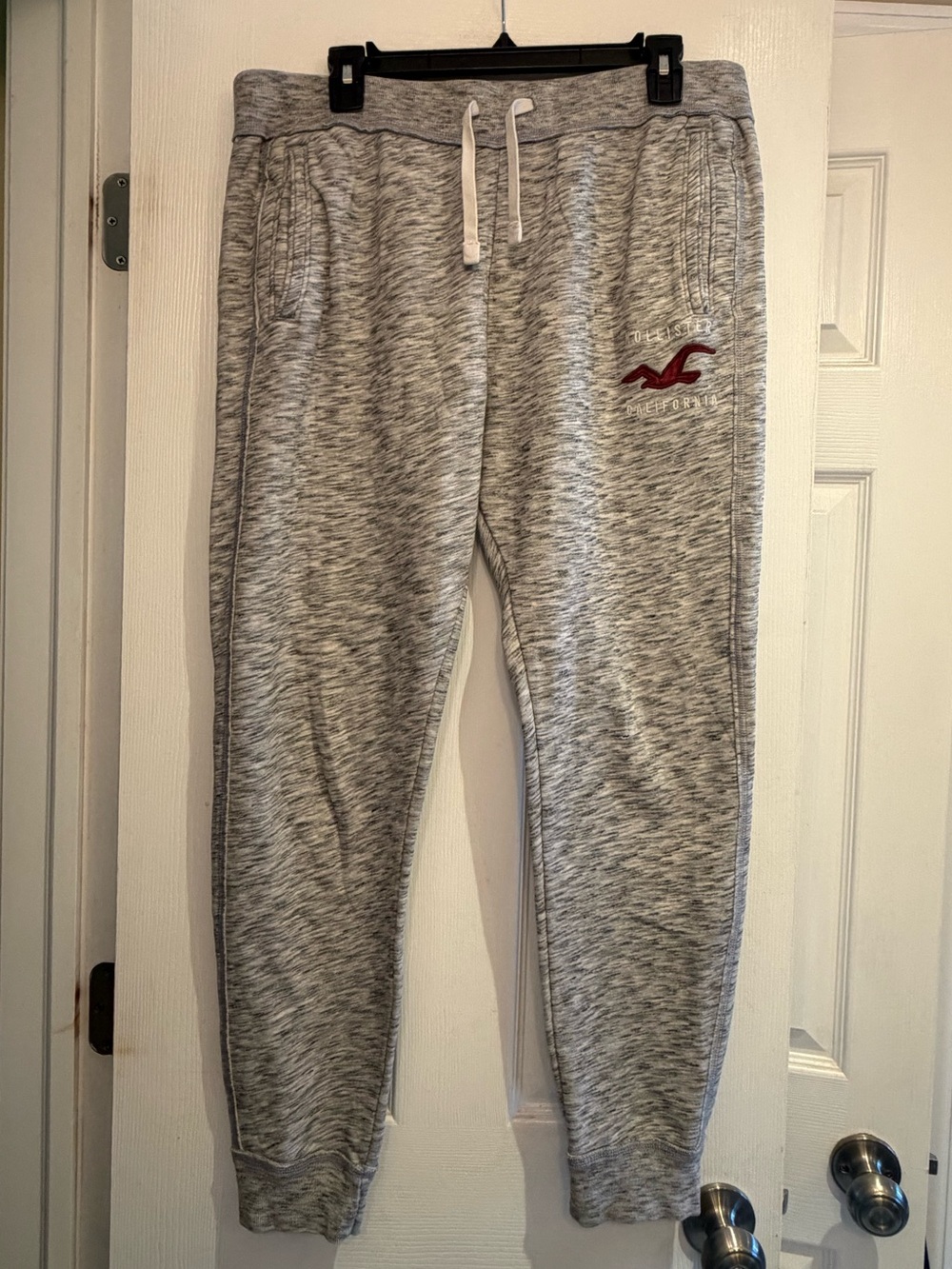 Hollister Men's Light Gray Marled Jogger Sweatpants with Red Logo
